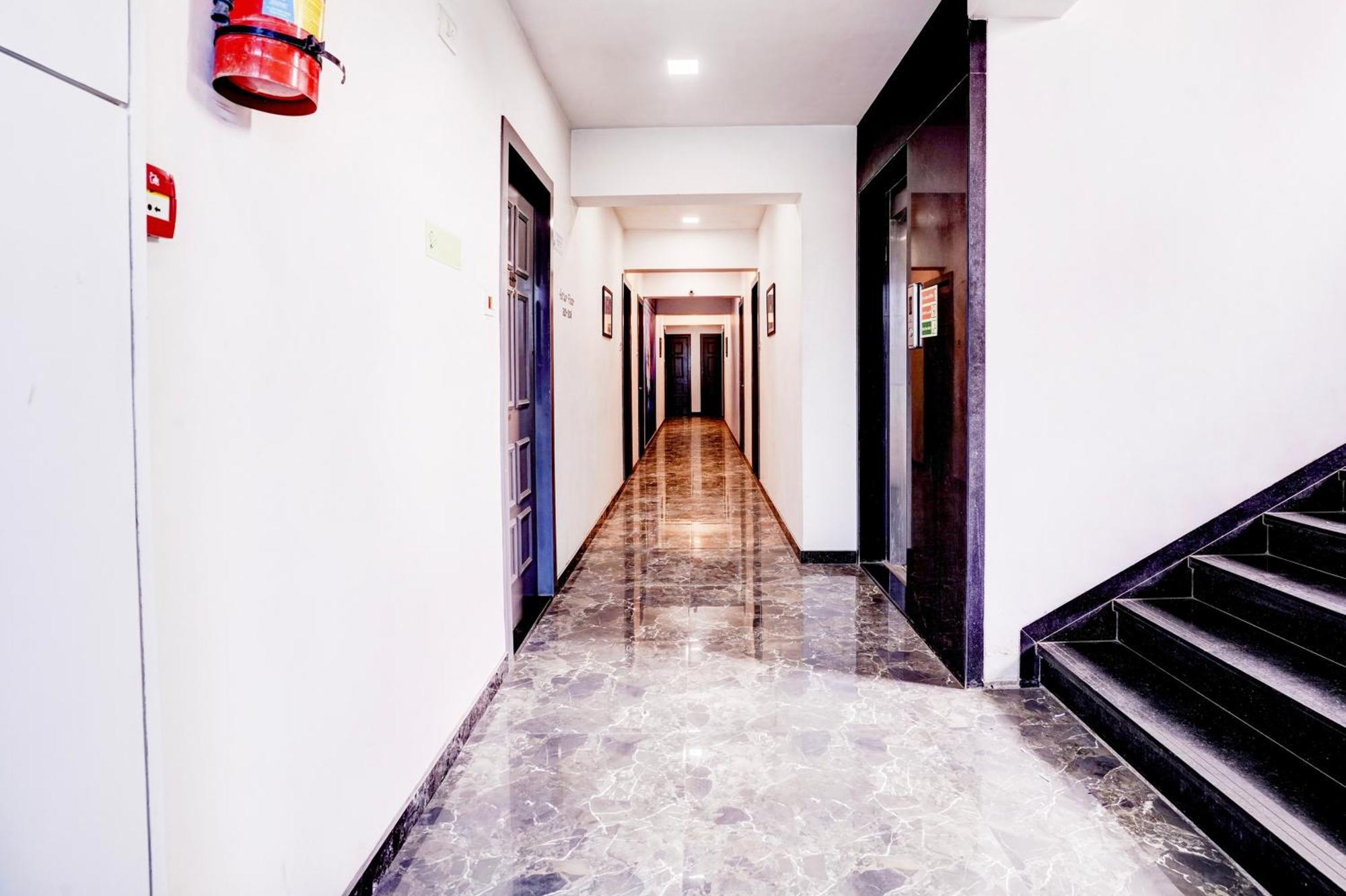 Townhouse Oak Kopar Khairane Navi Mumbai Formerly Ivy Hotel Экстерьер фото
