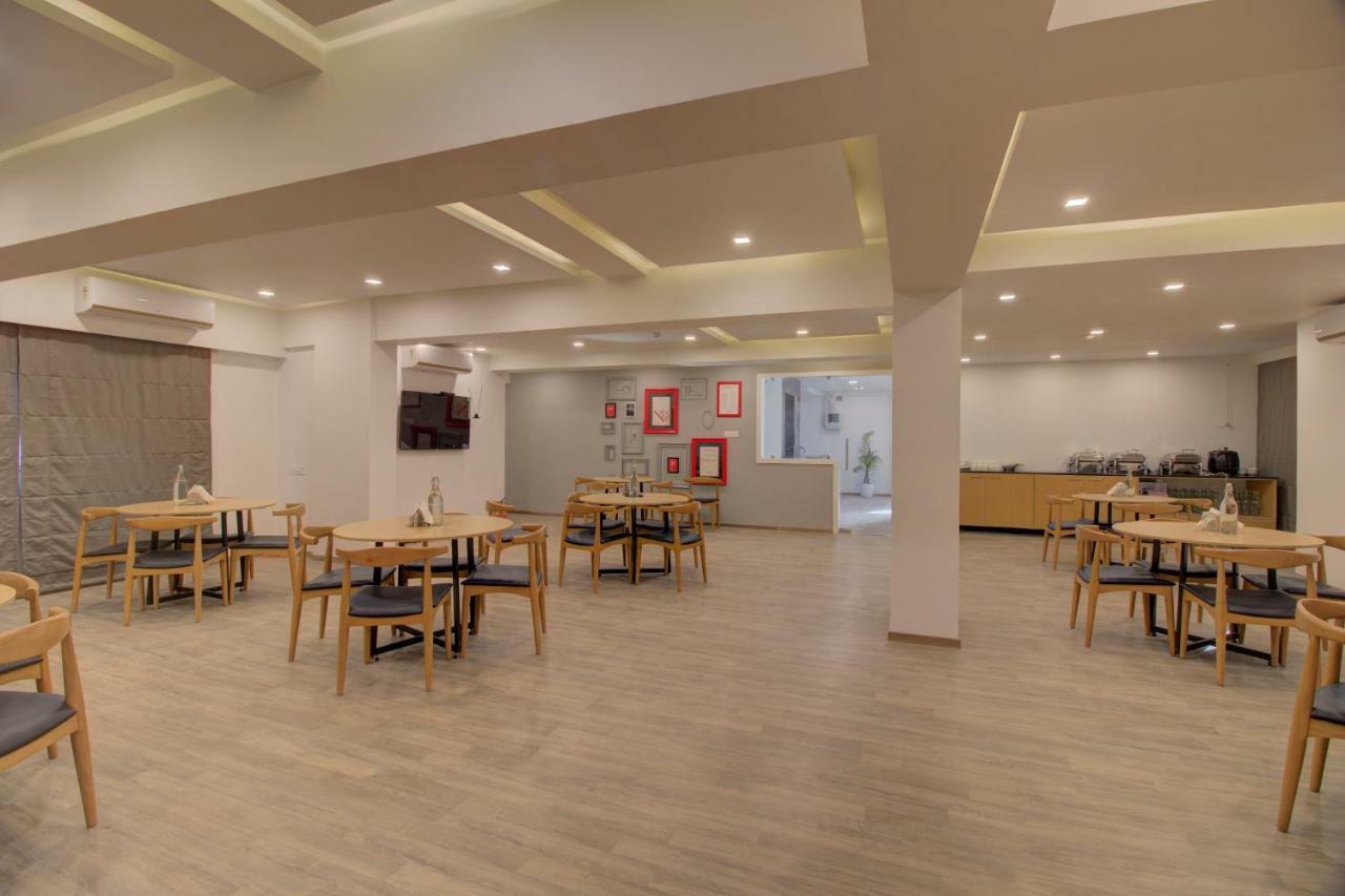 Townhouse Oak Kopar Khairane Navi Mumbai Formerly Ivy Hotel Экстерьер фото