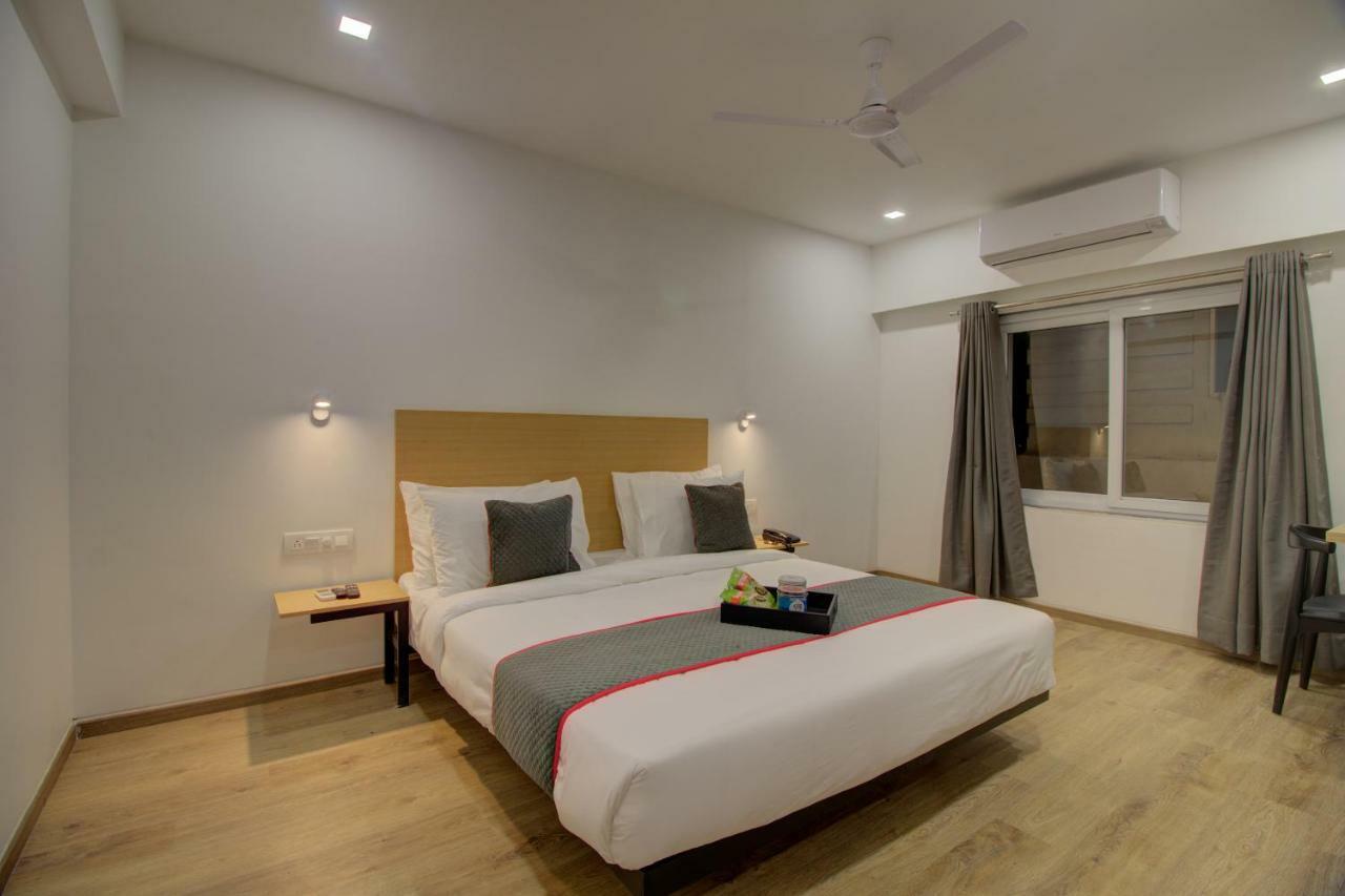 Townhouse Oak Kopar Khairane Navi Mumbai Formerly Ivy Hotel Экстерьер фото