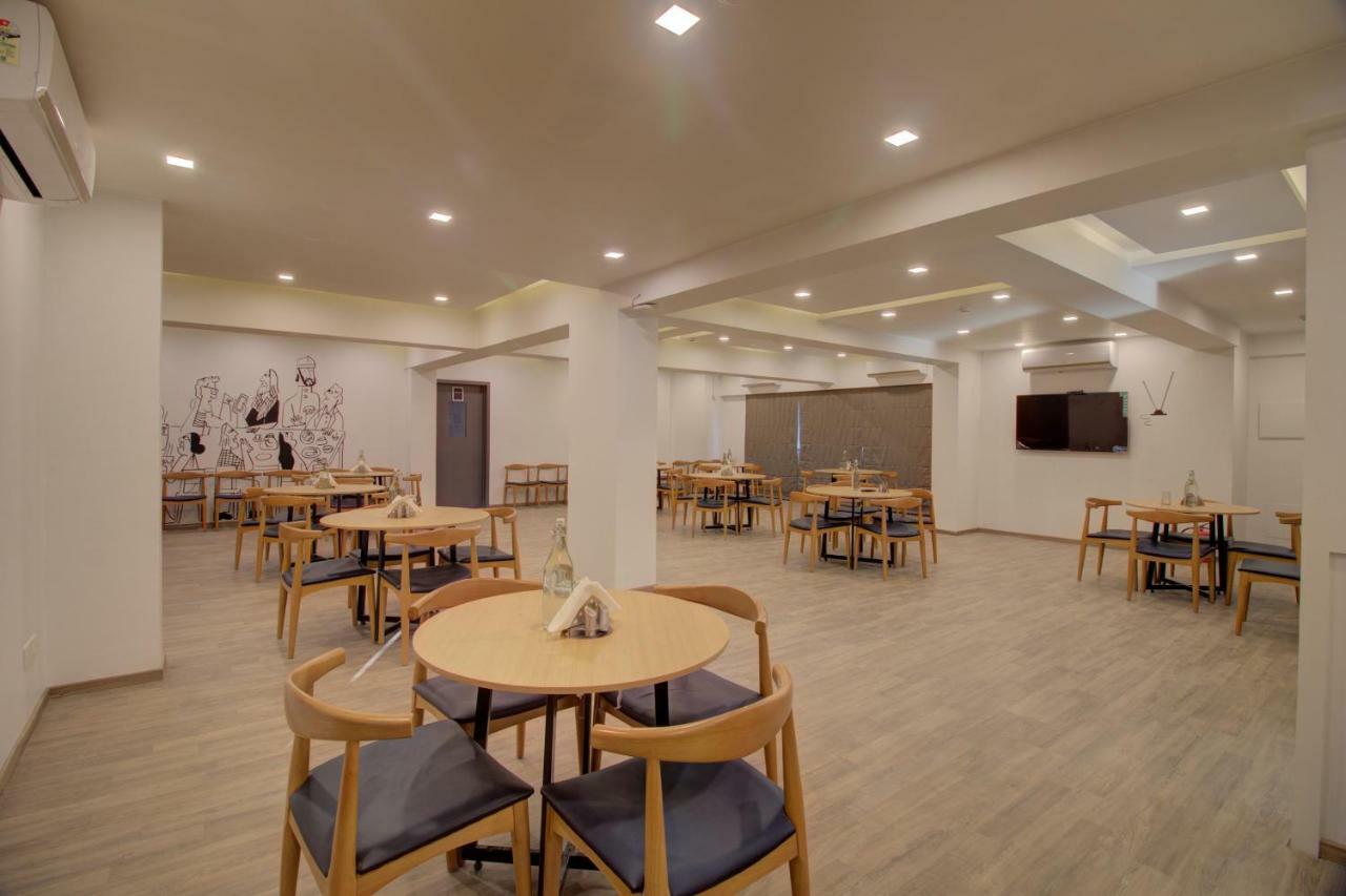 Townhouse Oak Kopar Khairane Navi Mumbai Formerly Ivy Hotel Экстерьер фото